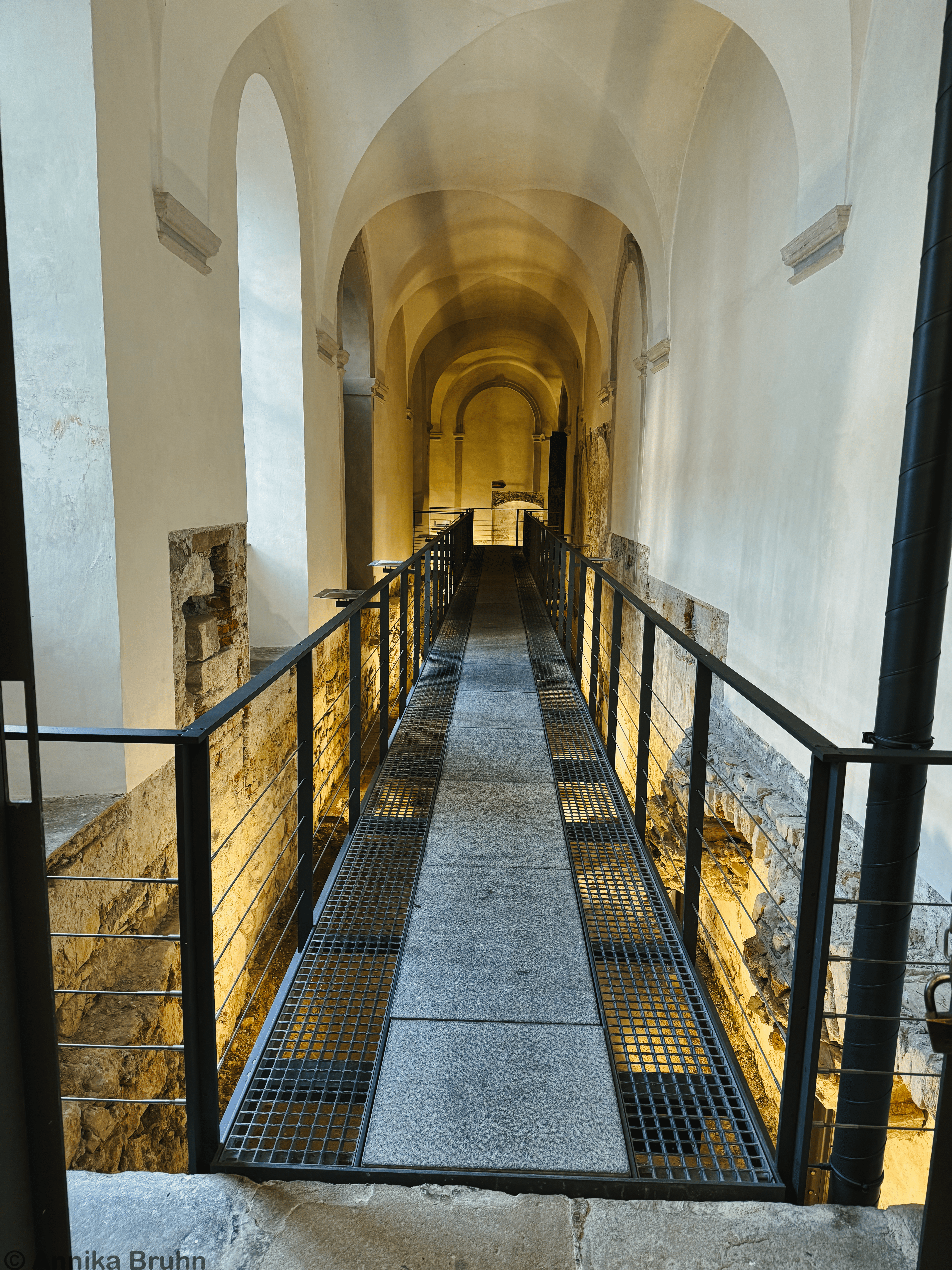 Kreuzgang im Benediktinerkloster St. Mang